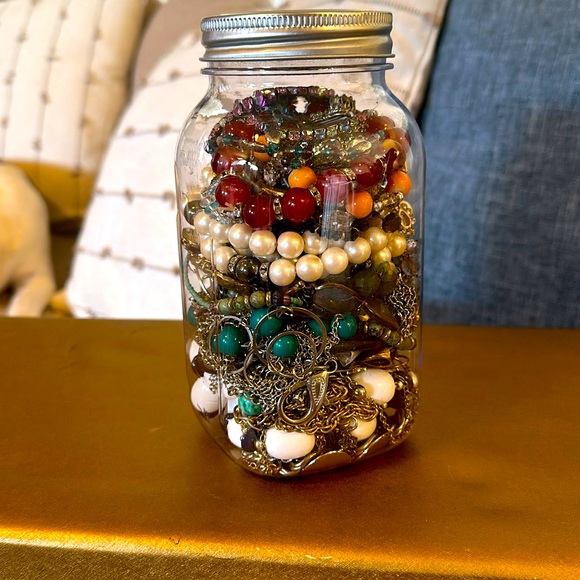 Jewelry Jar Containing 1-1.5 lbs of Wearable Jewelry- vintage to Now All Styles - Picture 5 of 9